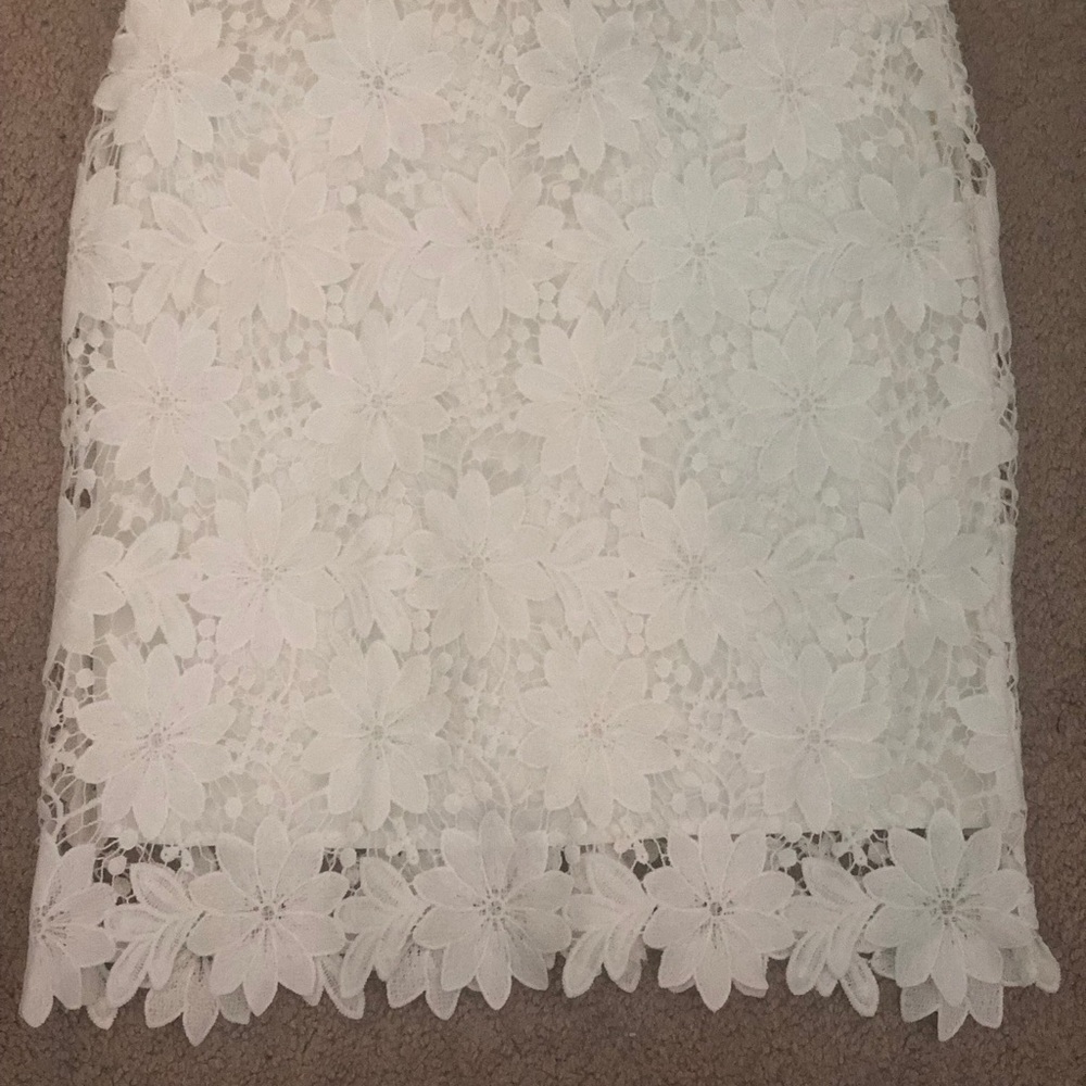 Crochet lace overlay pencil skirt EUC - Picture 2 of 3